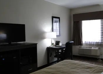 Quality Inn Clinton - Knoxville North hotel thumbnail 7