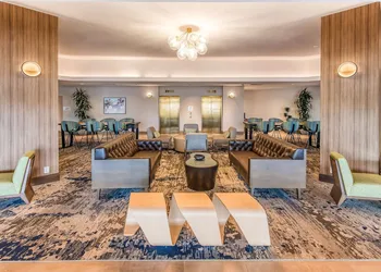 DoubleTree by Hilton Carson hotel thumbnail 3