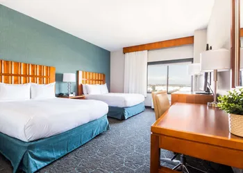 DoubleTree by Hilton Carson hotel thumbnail 6