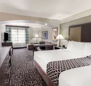 La Quinta Inn & Suites by Wyndham Seguin hotel detail image 4
