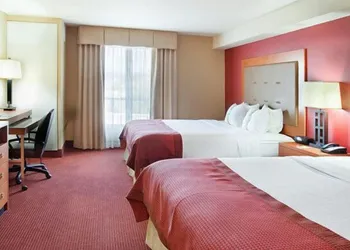 Holiday Inn & Suites Oakland Airport by IHG hotel thumbnail 3
