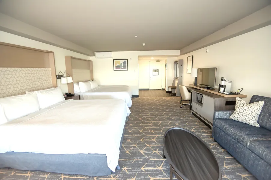 Holiday Inn & Suites Oakland Airport by IHG hotel detail image 6