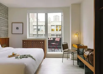 Hotel Henri NY hotel thumbnail 3
