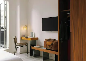 Hotel Henri NY hotel thumbnail 7