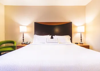 Fairfield Inn & Suites by Marriott Redding hotel thumbnail 8