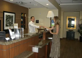 Hampton Inn & Suites Pueblo/North hotel thumbnail 2