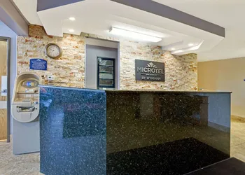 Microtel Inn & Suites by Wyndham Roseville/Detroit Area hotel thumbnail 2