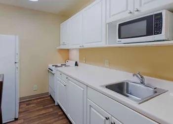 Extended Stay America Select Suites Raleigh RTP 4610 Miami B hotel thumbnail 7