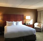 DoubleTree by Hilton Akron Fairlawn hotel detail image 4