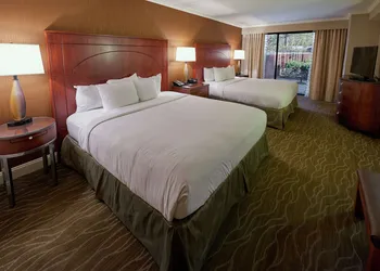 DoubleTree by Hilton Akron Fairlawn hotel thumbnail 5