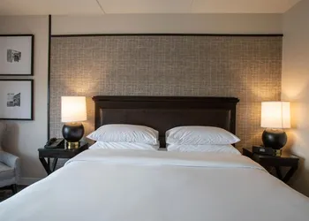 Sheraton Chicago Northbrook Hotel hotel thumbnail 8