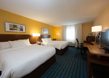 Fairfield Inn & Suites by Marriott Burlington hotel thumbnail 4