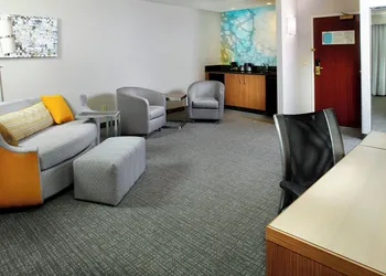 Courtyard by Marriott Lansing hotel thumbnail 6