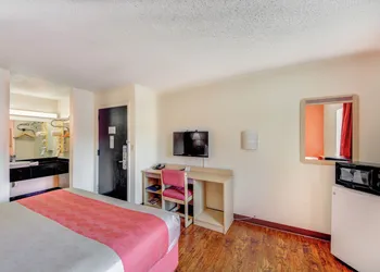 Motel 6 Wichita, KS hotel thumbnail 4
