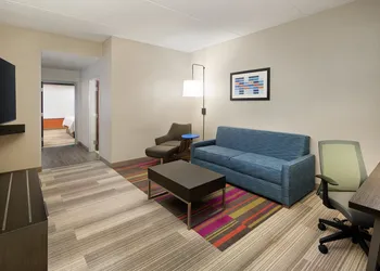 Holiday Inn Express & Suites Seymour by IHG hotel thumbnail 6