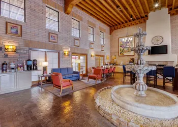 Comfort Suites Tucson near Sabino Canyon hotel thumbnail 3