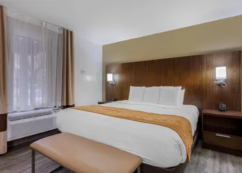 Comfort Suites Tucson near Sabino Canyon hotel thumbnail 6