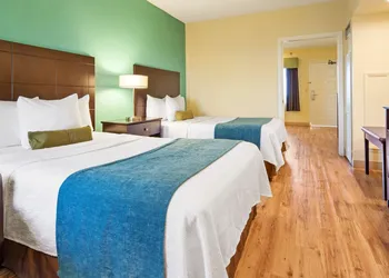 Best Western Plus Deerfield Beach Hotel & Suites hotel thumbnail 4