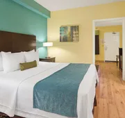 Best Western Plus Deerfield Beach Hotel & Suites hotel detail image 5