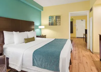 Best Western Plus Deerfield Beach Hotel & Suites hotel thumbnail 5
