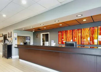 Days Inn & Suites by Wyndham Johnson City hotel thumbnail 2