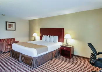Days Inn & Suites by Wyndham Johnson City hotel thumbnail 5