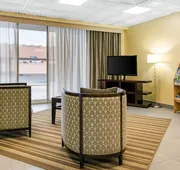 Quality Inn & Suites Charleston - Civic Center hotel detail image 5