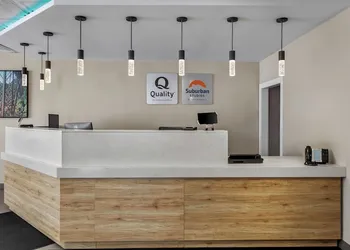 Quality Inn & Suites Charleston - Civic Center hotel thumbnail 8