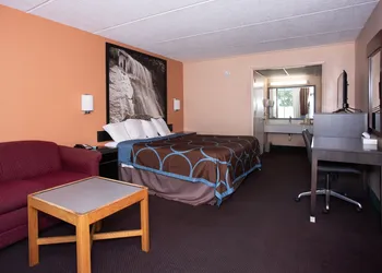 Super 8 by Wyndham Black Mountain/Asheville East hotel thumbnail 3