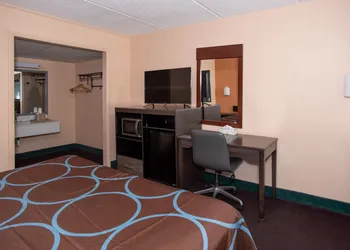 Super 8 by Wyndham Black Mountain/Asheville East hotel thumbnail 4