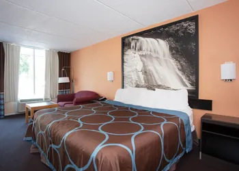 Super 8 by Wyndham Black Mountain/Asheville East hotel thumbnail 5