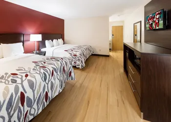 Red Roof Inn Fort Wayne hotel thumbnail 6