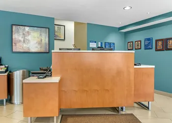 Best Western Plus Traverse City hotel thumbnail 3
