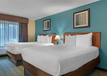 Best Western Plus Traverse City hotel thumbnail 8