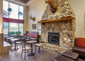 Comfort Inn & Suites Branson Meadows hotel thumbnail 2