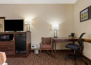 Comfort Inn & Suites Branson Meadows hotel thumbnail 7
