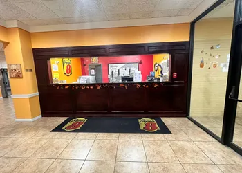 Super 8 by Wyndham Harrison OH hotel thumbnail 2