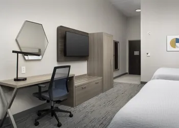 Holiday Inn Express & Suites Knoxville-Clinton by IHG hotel thumbnail 8