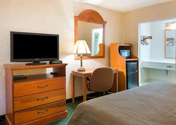 Quality Inn Petersburg Fort Lee Area hotel thumbnail 8