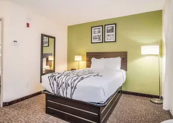 Sleep Inn & Suites Jacksonville near Camp Lejeune hotel thumbnail 6