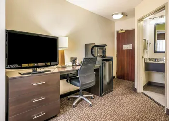 Sleep Inn & Suites Jacksonville near Camp Lejeune hotel thumbnail 7