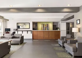 Days Inn by Wyndham Victoria Airport Sidney hotel thumbnail 2