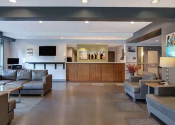 Days Inn by Wyndham Victoria Airport Sidney hotel thumbnail 3