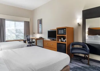 Fairfield Inn & Suites by Marriott Commerce hotel thumbnail 6