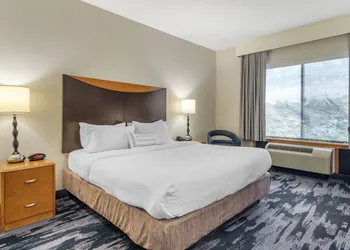 Fairfield Inn & Suites by Marriott Commerce hotel thumbnail 7