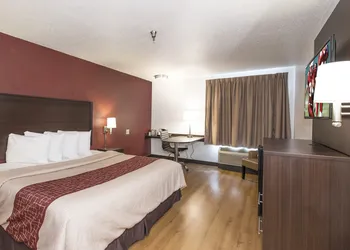 Red Roof Inn Columbus - Hebron hotel thumbnail 5