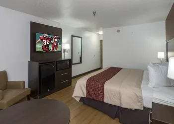 Red Roof Inn Columbus - Hebron hotel thumbnail 6