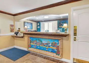Best Western Harbour Inn & Suites Huntington - Sunset Beach hotel thumbnail 5