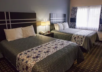 Dutch Inn and Suites hotel thumbnail 3