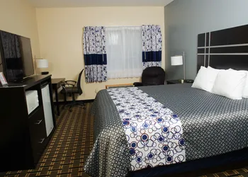 Dutch Inn and Suites hotel thumbnail 6